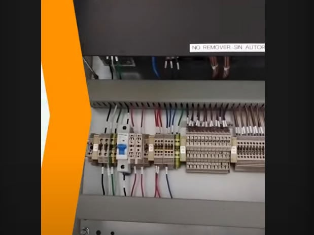 PROYECTO DECACERO panel de control eléctrico