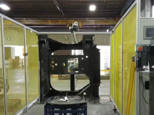 CELDA CON ROBOT UNIVERSAL